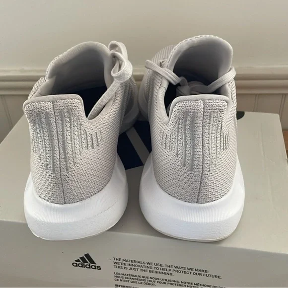 Adidas Swift Run 1.0 US 6 - Picture 3 of 8